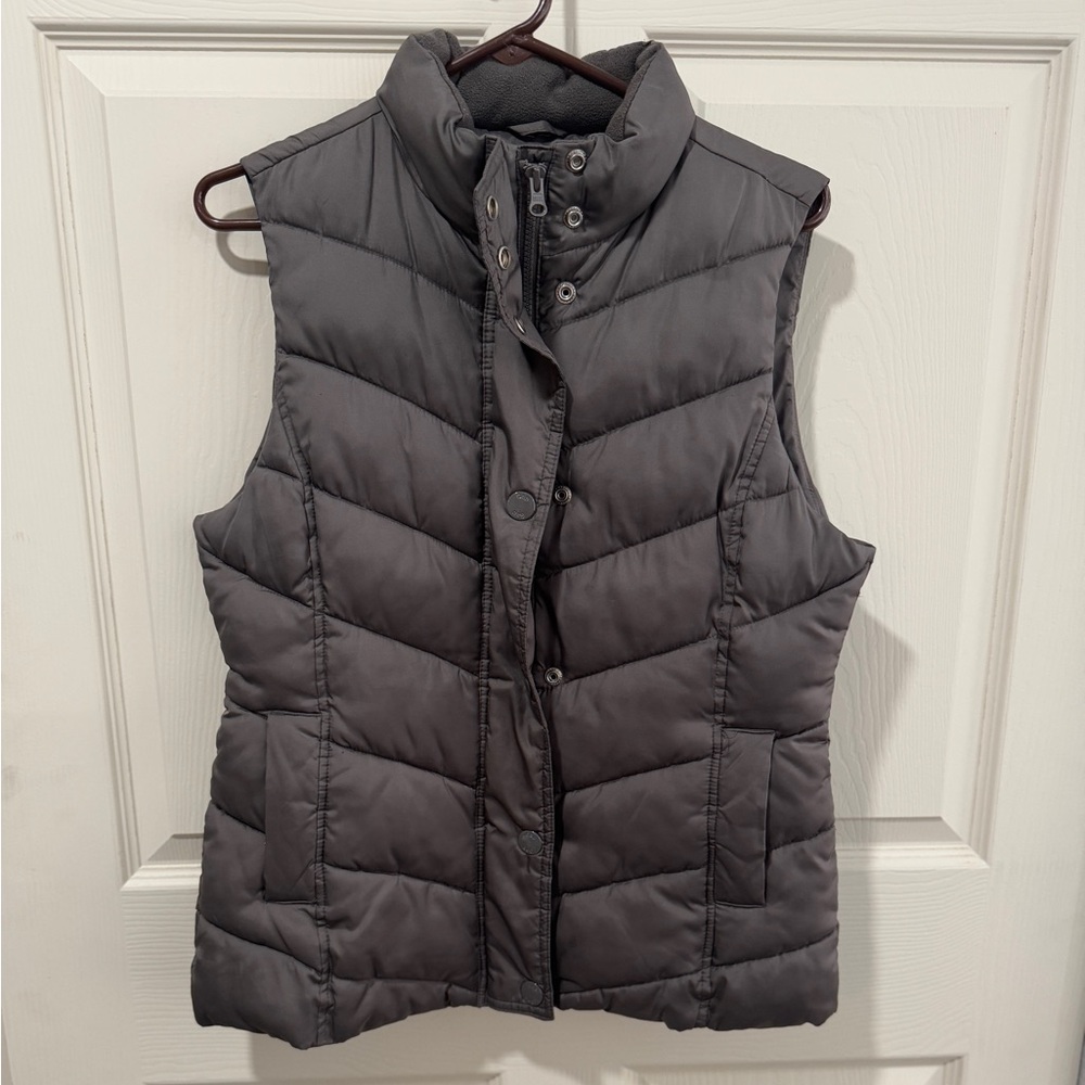 Gap size Medium Brown Puffer Vest